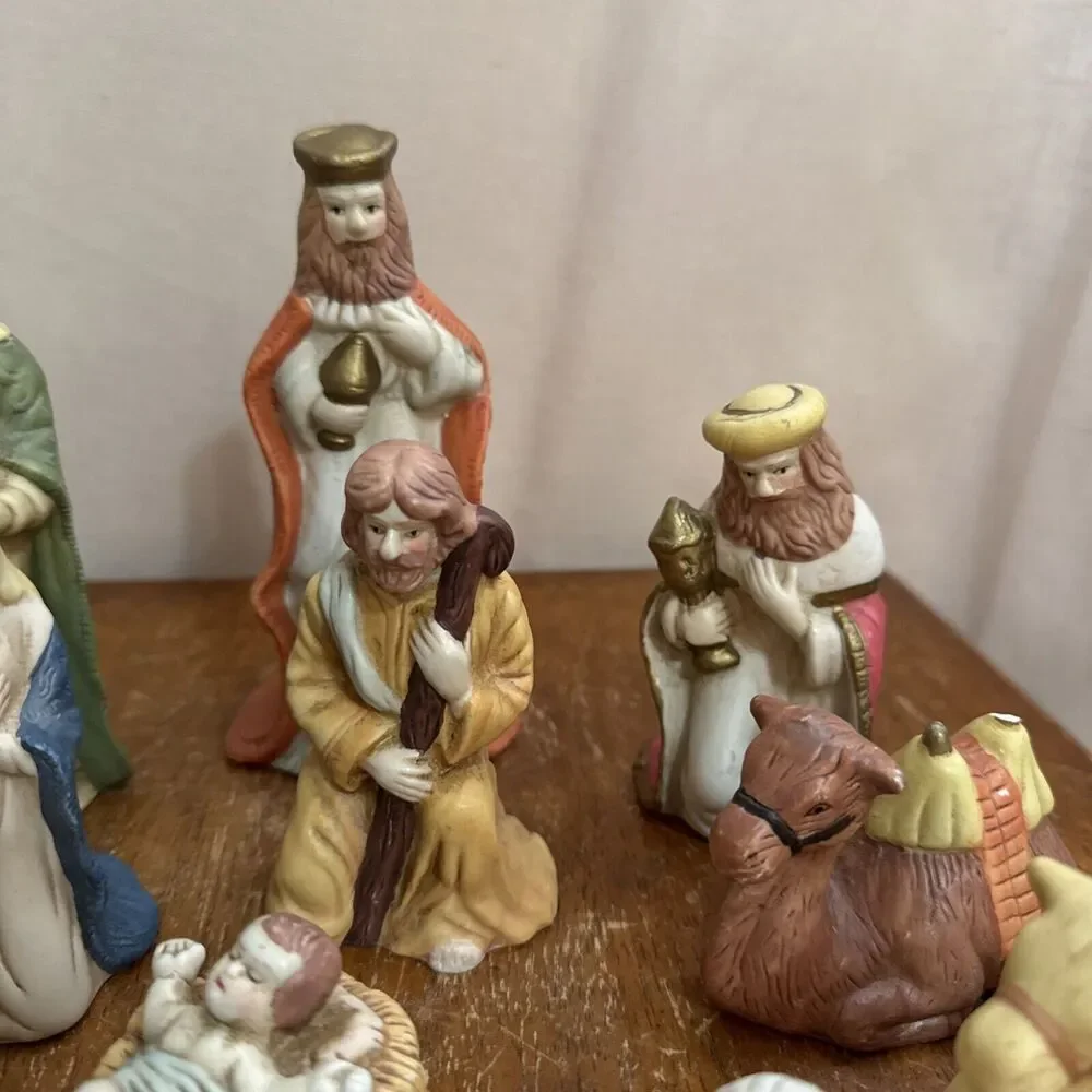 Vintage Seasonal Specialties Classic Ceramic Nativity 11pc Nativity Set With Box